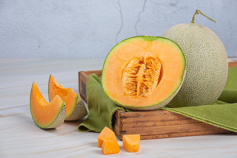 Japanese melon or cantaloupe, cantaloupe, seasonal fruit, health